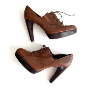 Stuart Weitzman Oxford Platform Heels Brown 8.5